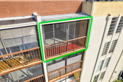 Снять в аренду кондоминиум в Майами, Флорида 2 спальни, 89.93м2, № 2045472 - фото 11