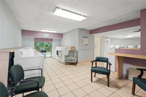 Снять в аренду кондоминиум в Майами, Флорида 2 спальни, 89.93м2, № 2045472 - фото 28