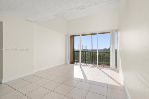 Снять в аренду кондоминиум в Майами, Флорида 2 спальни, 89.93м2, № 2045472 - фото 9