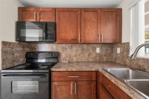 Снять в аренду кондоминиум в Майами, Флорида 2 спальни, 89.93м2, № 2045472 - фото 16