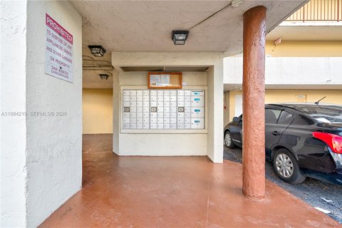 Снять в аренду кондоминиум в Майами, Флорида 2 спальни, 89.93м2, № 2045472 - фото 27