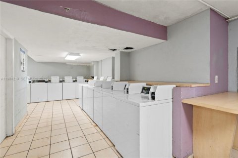 Снять в аренду кондоминиум в Майами, Флорида 2 спальни, 89.93м2, № 2045472 - фото 29