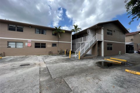 Condo in Hialeah, Florida, 2 bedrooms  № 2088301
