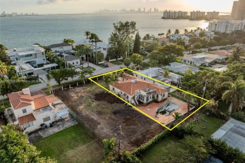 Terreno en venta en Miami Beach, Florida № 1937602 - foto 15