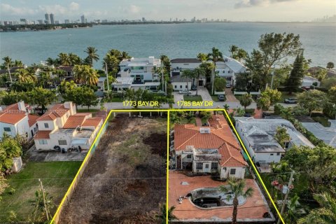 Terreno en venta en Miami Beach, Florida № 1937602 - foto 17