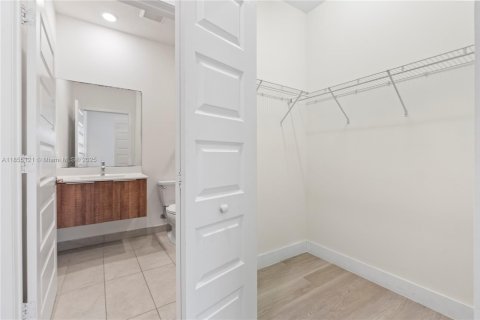 Condo in Doral, Florida, 2 bedrooms  № 1880300 - photo 28