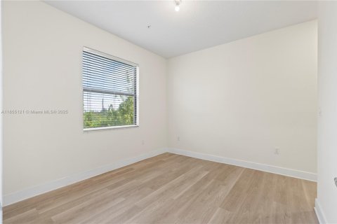 Condo in Doral, Florida, 2 bedrooms  № 1880300 - photo 22