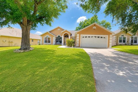House in Davenport, Florida 4 bedrooms, 152.17 sq.m. № 2095951