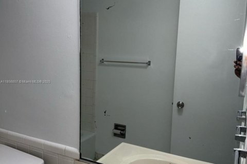 Condo in Coral Springs, Florida, 2 bedrooms № 1883802 - photo 15