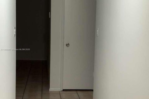 Condo in Coral Springs, Florida, 2 bedrooms № 1883802 - photo 14