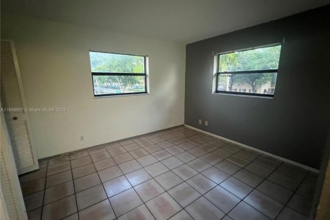 Condo in Coral Springs, Florida, 2 bedrooms  № 1883802 - photo 4