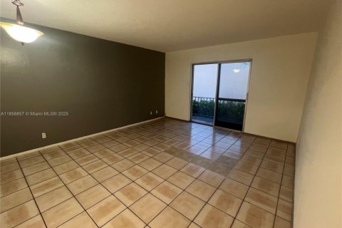 Condo in Coral Springs, Florida, 2 bedrooms  № 1883802 - photo 2