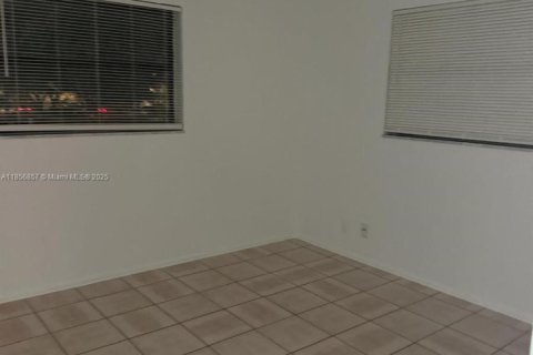 Condo in Coral Springs, Florida, 2 bedrooms № 1883802 - photo 12