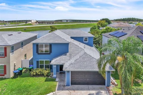 House in Orlando, Florida 6 bedrooms, 273.88 sq.m. № 1909997 - photo 1