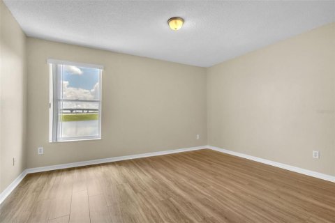 House in Orlando, Florida 6 bedrooms, 273.88 sq.m. № 1909997 - photo 18