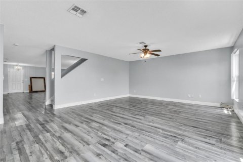 House in Orlando, Florida 6 bedrooms, 273.88 sq.m. № 1909997 - photo 6