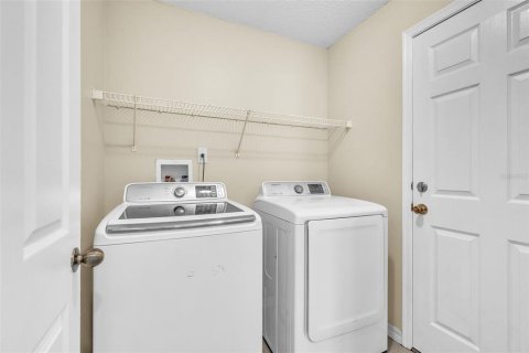 House in Orlando, Florida 6 bedrooms, 273.88 sq.m. № 1909997 - photo 21