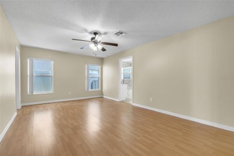 House in Orlando, Florida 6 bedrooms, 273.88 sq.m. № 1909997 - photo 11