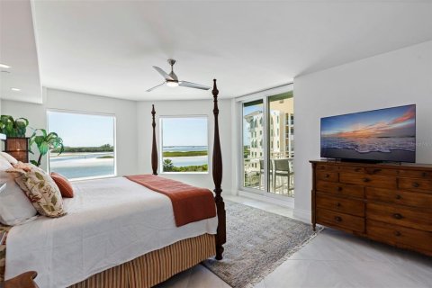 Condo in Tierra Verde, Florida, 3 bedrooms  № 2396415 - photo 30