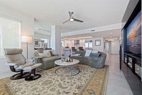 Condo in Tierra Verde, Florida, 3 bedrooms  № 2396415 - photo 20