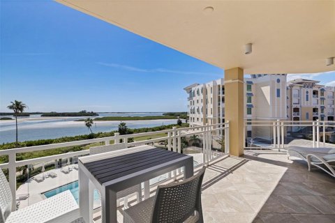 Condo in Tierra Verde, Florida, 3 bedrooms  № 2396415 - photo 26