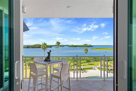 Condo in Tierra Verde, Florida, 3 bedrooms  № 2396415 - photo 18