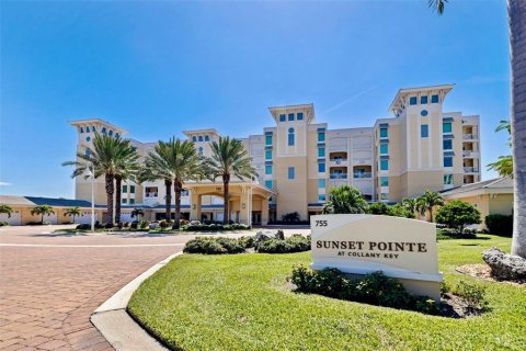 Condo in Tierra Verde, Florida, 3 bedrooms  № 2396415 - photo 2