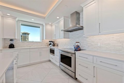Condo in Tierra Verde, Florida, 3 bedrooms  № 2396415 - photo 9