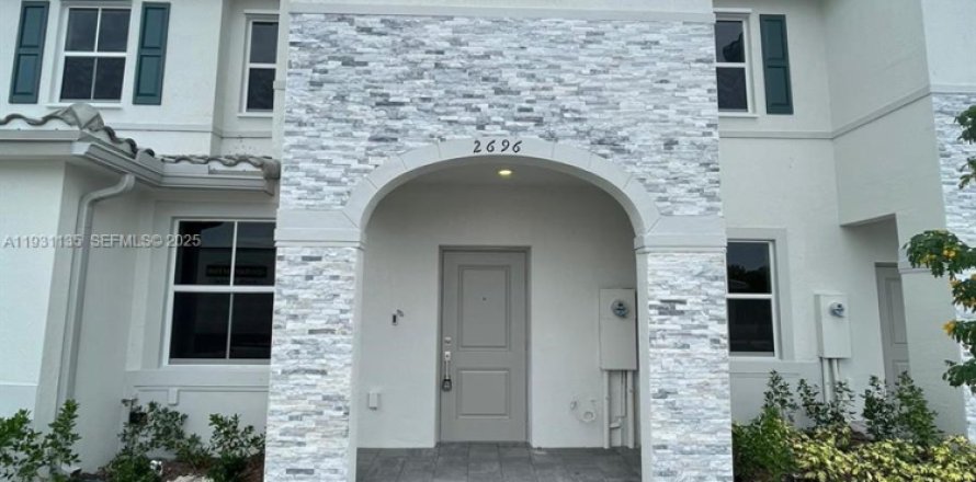 Дом в Хомстед, Флорида 3 спальни, 134.06м2 № 1989541