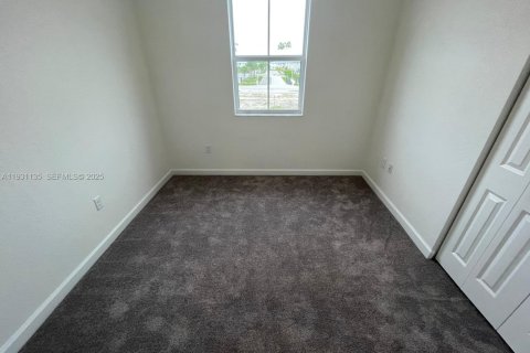 Снять в аренду виллу или дом в Хомстед, Флорида 3 спальни, 134.06м2, № 1989541 - фото 16