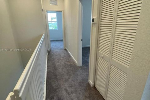 Снять в аренду виллу или дом в Хомстед, Флорида 3 спальни, 134.06м2, № 1989541 - фото 11