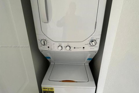 Снять в аренду виллу или дом в Хомстед, Флорида 3 спальни, 134.06м2, № 1989541 - фото 12