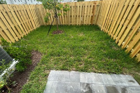 Снять в аренду виллу или дом в Хомстед, Флорида 3 спальни, 134.06м2, № 1989541 - фото 25