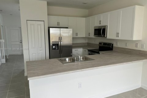 Снять в аренду виллу или дом в Хомстед, Флорида 3 спальни, 134.06м2, № 1989541 - фото 6