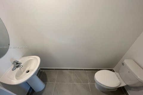 Снять в аренду виллу или дом в Хомстед, Флорида 3 спальни, 134.06м2, № 1989541 - фото 8