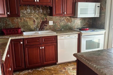 Купить кондоминиум в Майами, Флорида 1 спальня, 78.97м2, № 2085396 - фото 2