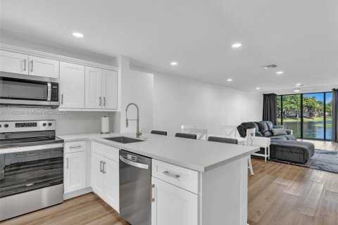 Touwnhouse à vendre à Coconut Creek, Floride: 2 chambres, 124.77 m2 № 1955284 - photo 1