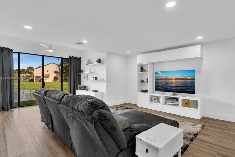 Touwnhouse à vendre à Coconut Creek, Floride: 2 chambres, 124.77 m2 № 1955284 - photo 13