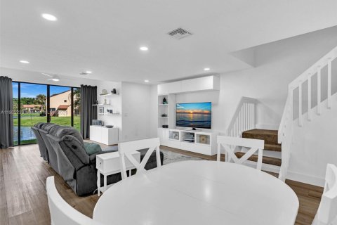 Touwnhouse à vendre à Coconut Creek, Floride: 2 chambres, 124.77 m2 № 1955284 - photo 10