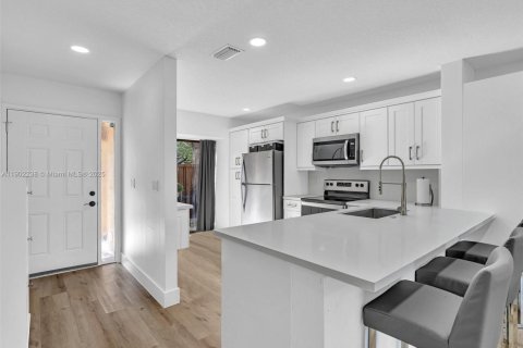 Touwnhouse à vendre à Coconut Creek, Floride: 2 chambres, 124.77 m2 № 1955284 - photo 9