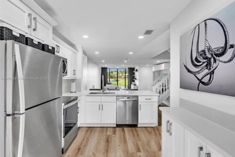 Touwnhouse à vendre à Coconut Creek, Floride: 2 chambres, 124.77 m2 № 1955284 - photo 6