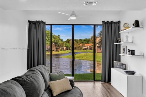 Touwnhouse à vendre à Coconut Creek, Floride: 2 chambres, 124.77 m2 № 1955284 - photo 14