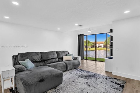 Touwnhouse à vendre à Coconut Creek, Floride: 2 chambres, 124.77 m2 № 1955284 - photo 15
