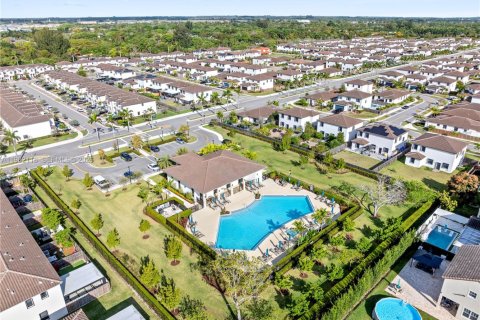 Купить таунхаус в Хомстед, Флорида 1 комната, 149.76м2, № 2049499 - фото 30