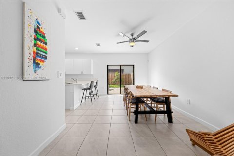 Купить таунхаус в Хомстед, Флорида 1 комната, 149.76м2, № 2049499 - фото 9