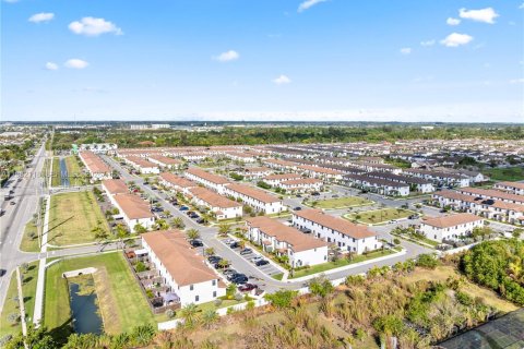 Купить таунхаус в Хомстед, Флорида 1 комната, 149.76м2, № 2049499 - фото 28