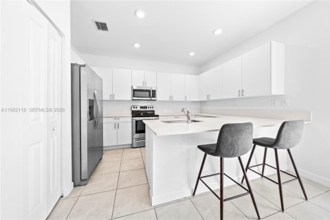 Купить таунхаус в Хомстед, Флорида 1 комната, 149.76м2, № 2049499 - фото 11