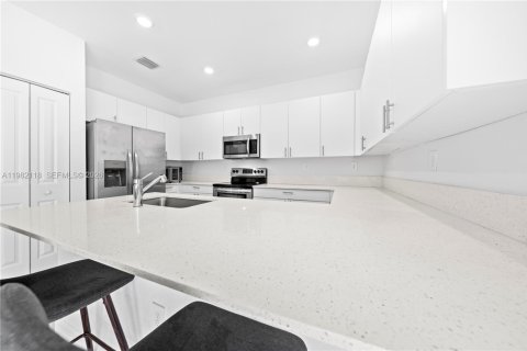 Купить таунхаус в Хомстед, Флорида 1 комната, 149.76м2, № 2049499 - фото 12