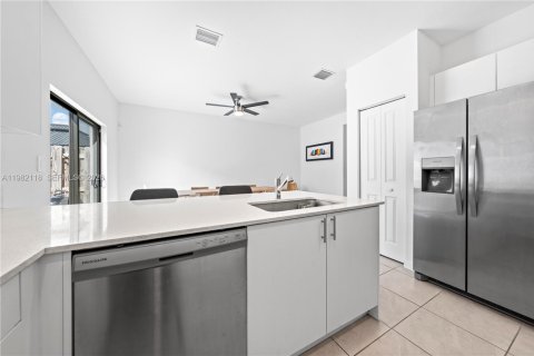 Купить таунхаус в Хомстед, Флорида 1 комната, 149.76м2, № 2049499 - фото 13