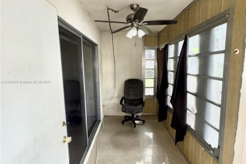 Снять в аренду кондоминиум в Дания-Бич, Флорида 2 спальни, 98.48м2, № 1943684 - фото 15